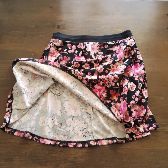 Floral mini skirt - Picture 6 of 6